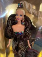 4 Classique Collection Dolls - Image 5